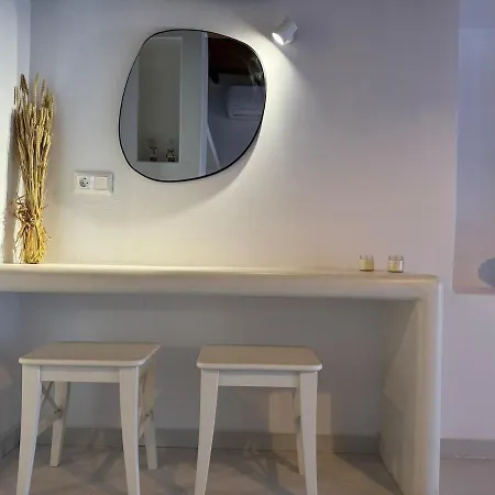 Aliprantis Naousa (Paros)