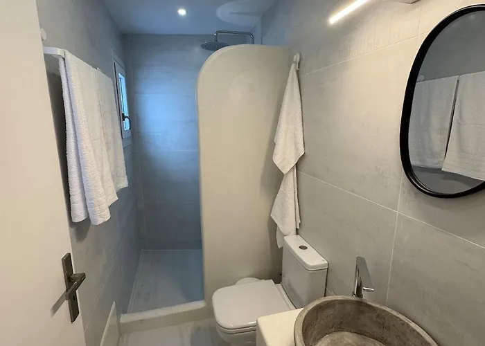 Aliprantis * Naoussa